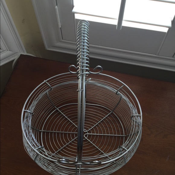 Vintage Decorative Wire Baskets - Picture 6 of 11